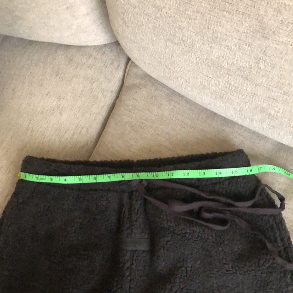 Essentials.  $150 bundle flashnwot. - Picture 5 of 12
